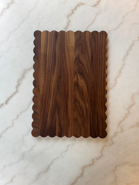 Harper Oversized Heirloom Board — Scallop Edge 24.5"