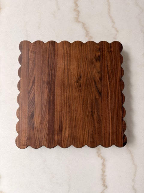 Haylee Heirloom Cutting Board — Scallop Face Grain 15"