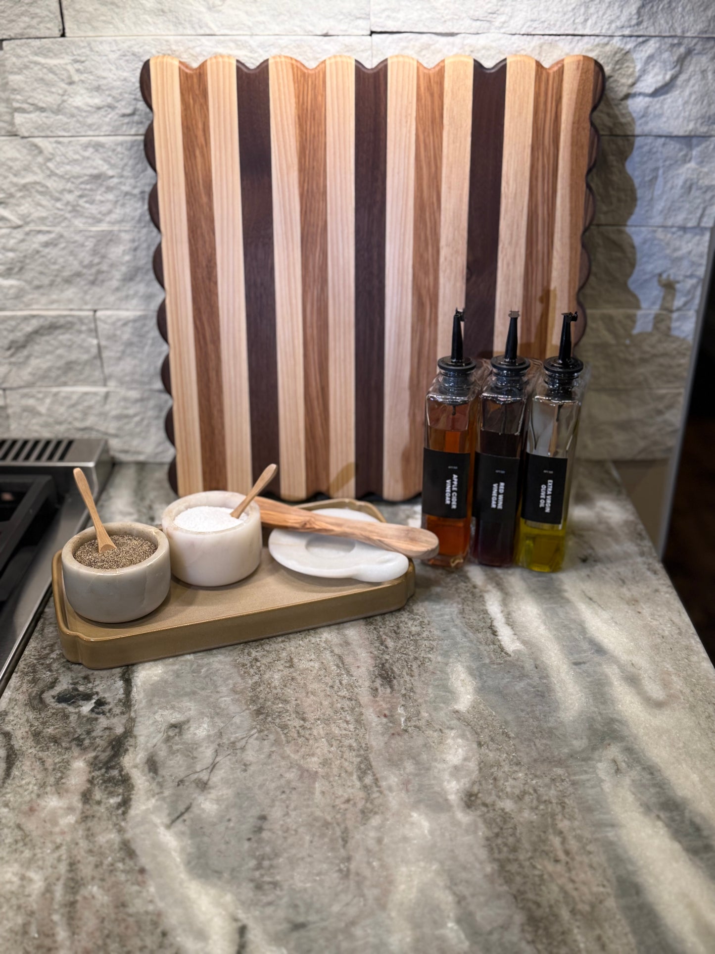 Grady Premium Heirloom Board — Edge Grain Scallop