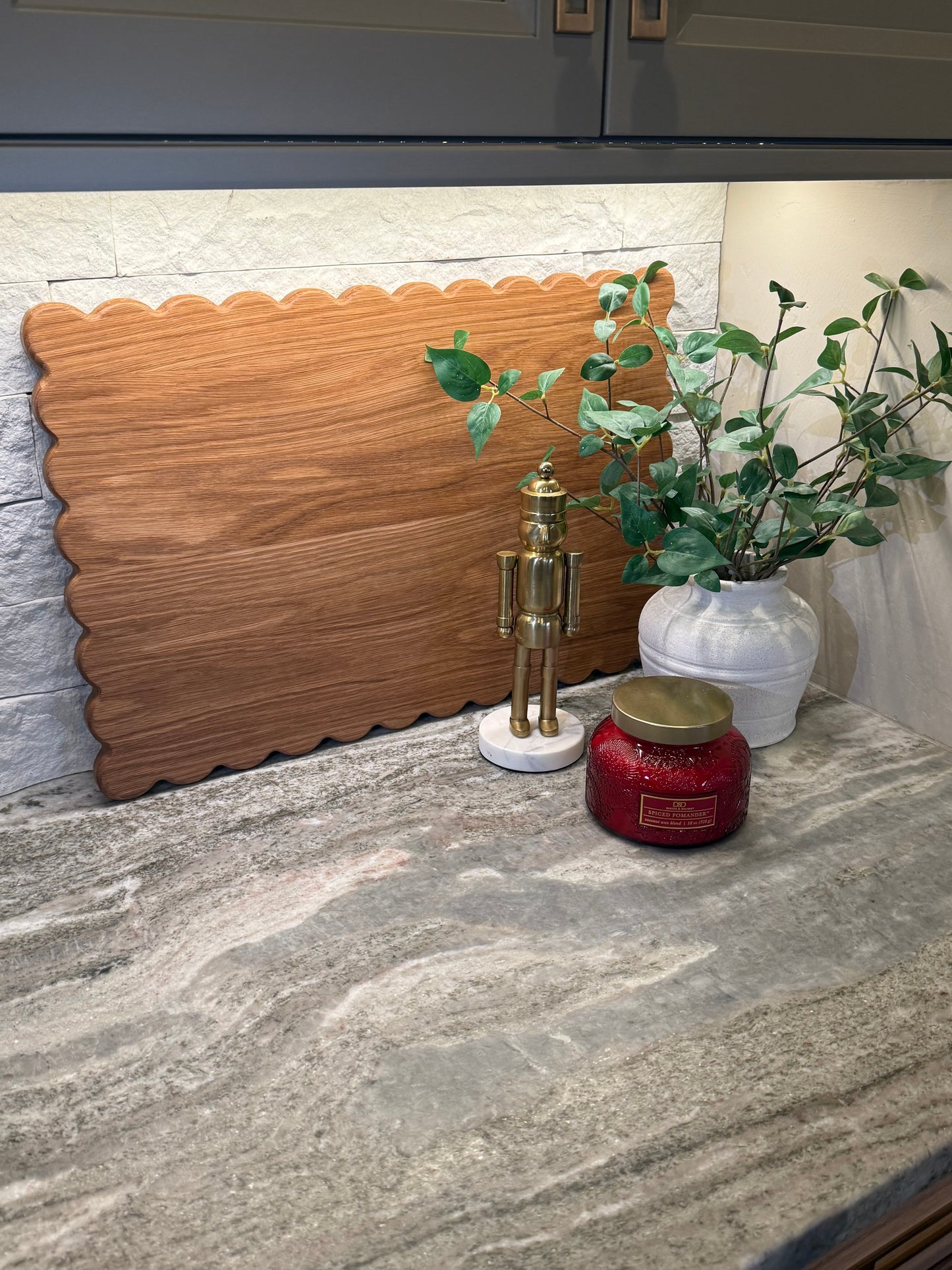 Adalyn Heirloom Cutting Board — Scallop Face Grain 24.5"