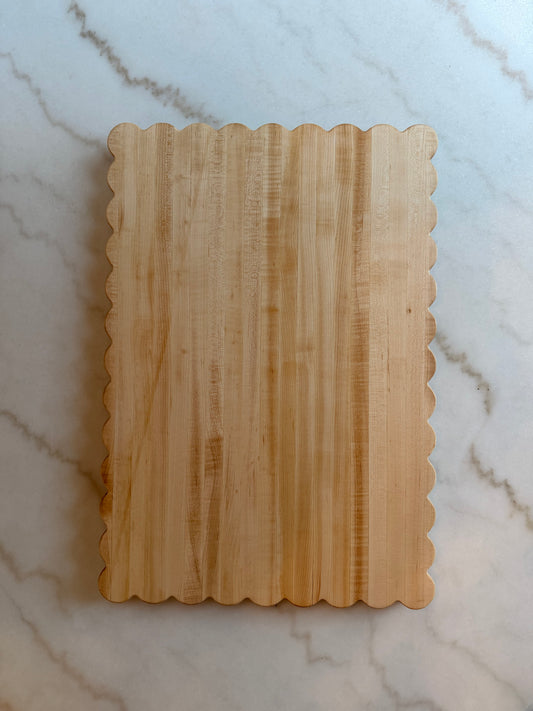 Harper Oversized Heirloom Board — Scallop Edge 24.5"