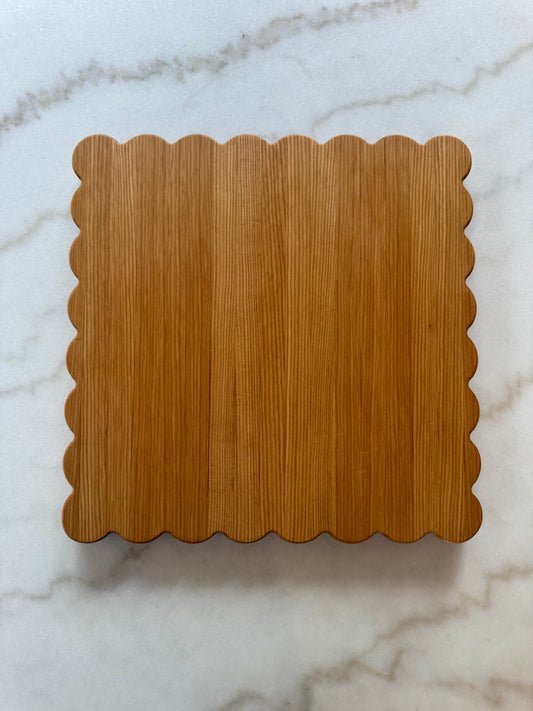Haylee Heirloom Cutting Board — Scallop Face Grain 15"