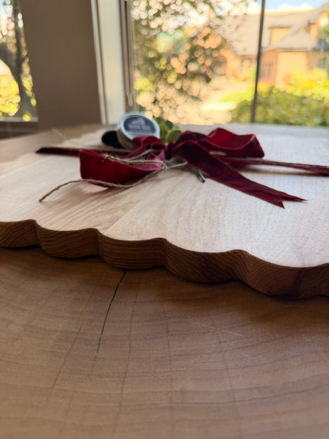 The Haylee Everyday Bundle — 15" Scalloped Cutting Board + Care Kit