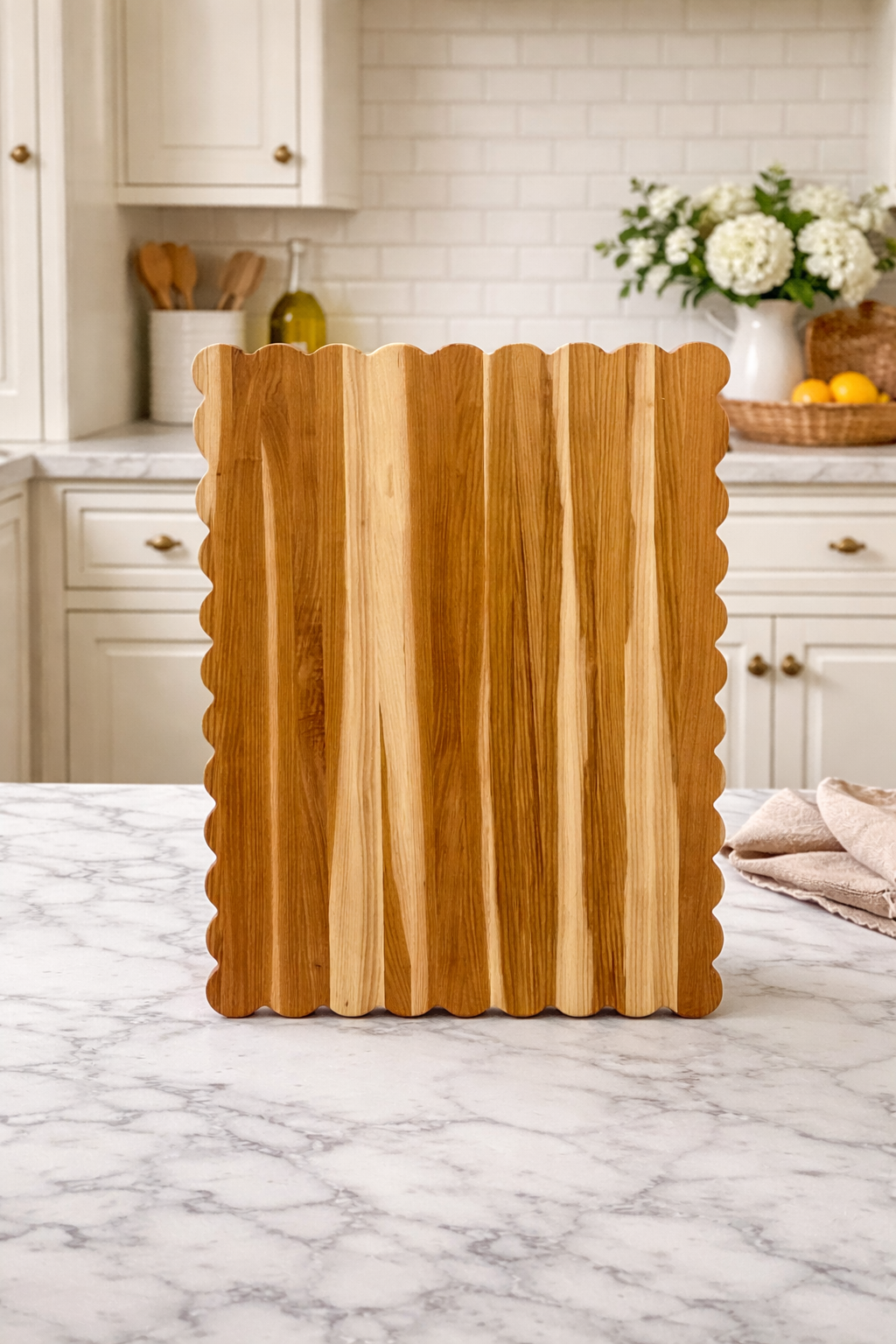 Adalyn Heirloom Cutting Board — Scallop Face Grain